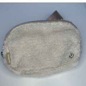 lululemon Sherpa Belt Bag